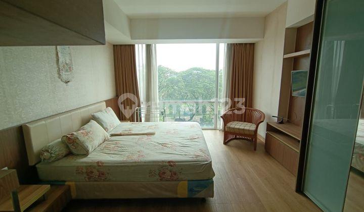 kamar tidur di sewa apartemen u residence