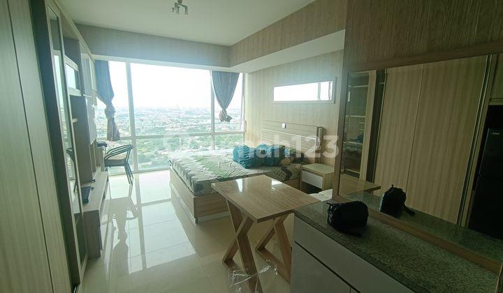 ruang tamu di sewa apartemen ures 2,