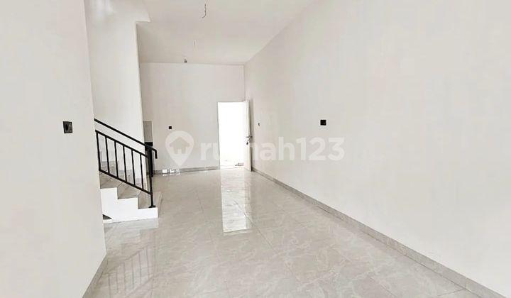 ruang keluarga villa rukun mas- inti kota