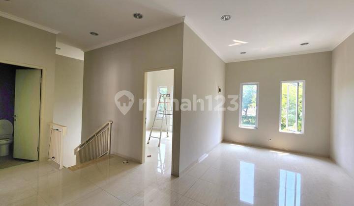 ruang keluarga jual rumah di taman himalaya