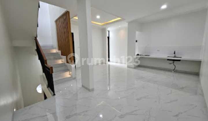 ruang keluarga rumah murah american classic di