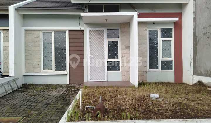 tampak depan jual rugi rumah jade hamlet