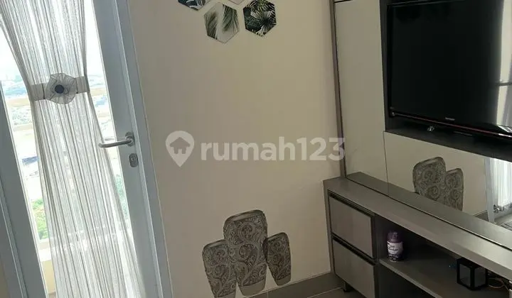 ruang keluarga apartemen bagus furnished di b