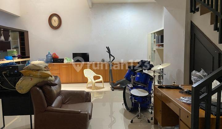 ruang keluarga dijual rumah siap huni di