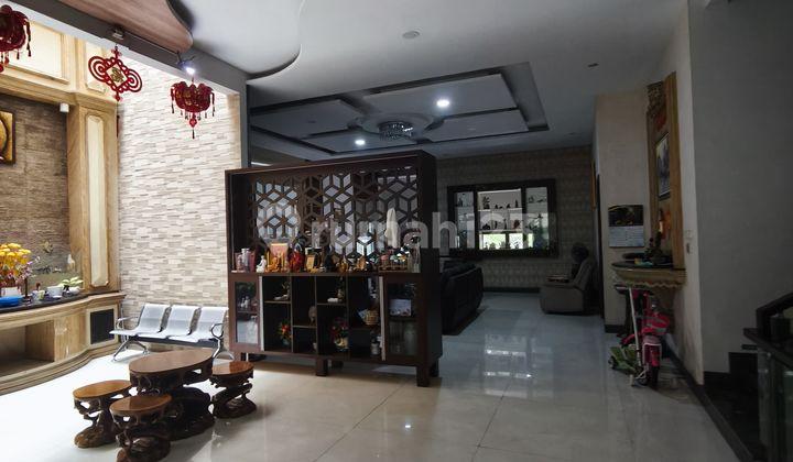 ruang keluarga dijual rumah classic modern &