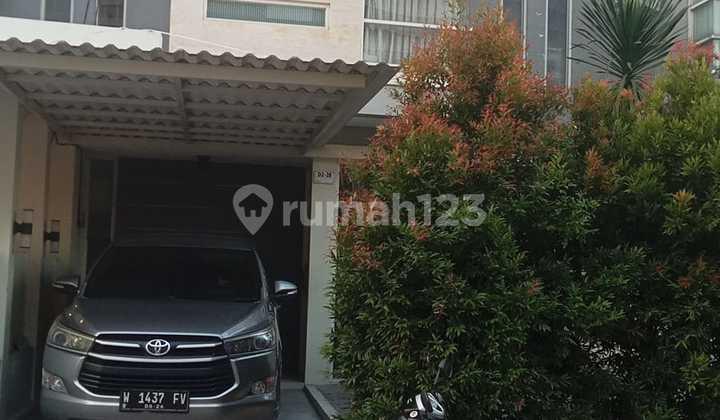 tampak depan 0790 disewakan rumah green garden