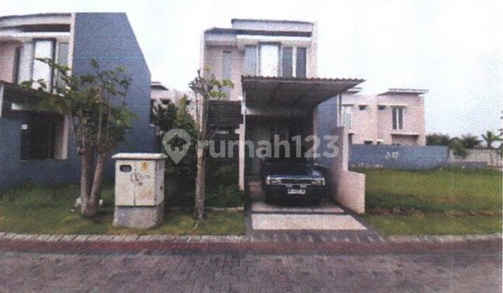 tampak depan rumah 2 lantai puri safira