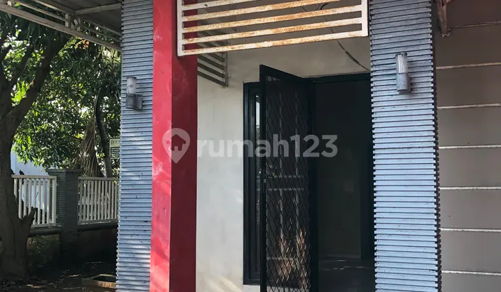 tampak depan puri safira regency, menganti-gresik