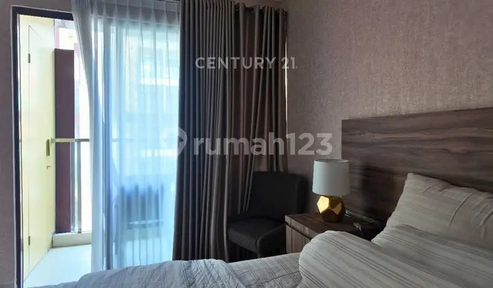 kamar tidur apartemen type studio full furnish