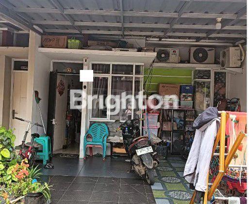 tampak depan rumah di jual di mustika