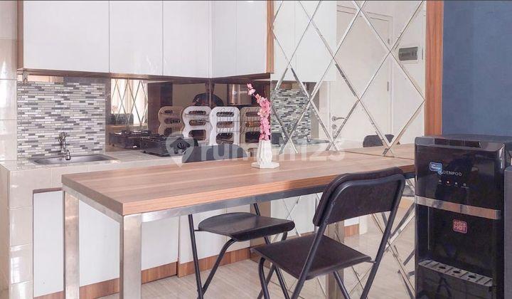 ruang tamu 2 kamar tidur furnished apartemen