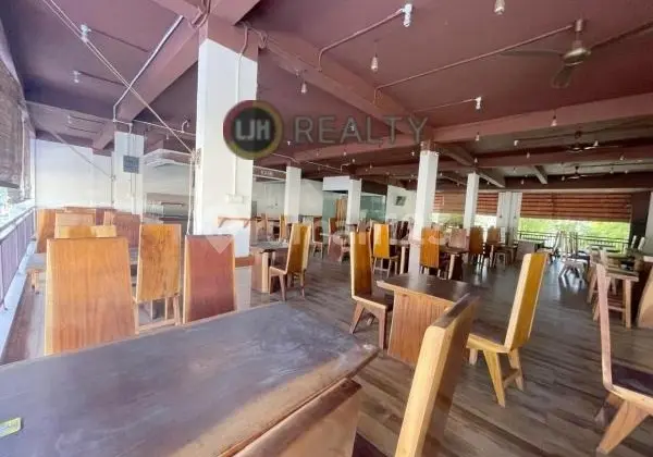 ruang makan ruko gandeng 4 unit mitra