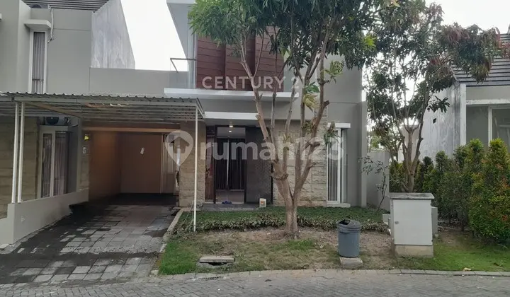 tampak depan dijual rumah asri lokasi premium