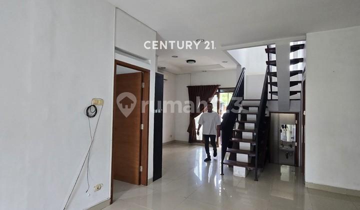 foto lainnya rumah bagus 2 lantai shm