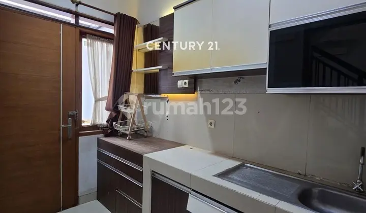 foto lainnya rumah bagus 2 lantai shm