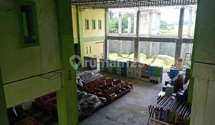 tampak depan gudang di cikande