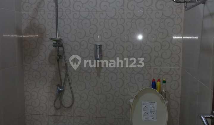 kamar mandi rumah bagus di perumahan bumi