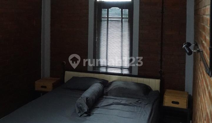 kamar tidur rumah bagus furnished di perum