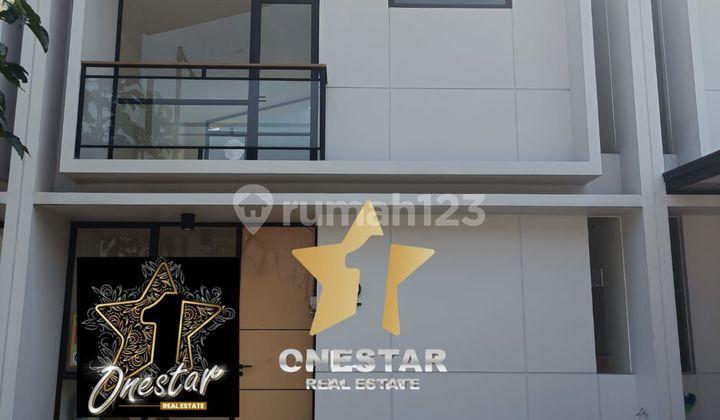 tampak depan rumah baru 2 lantai siap