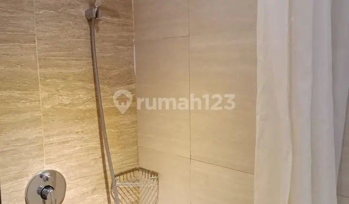 kamar mandi 1 unit condotel di sahid