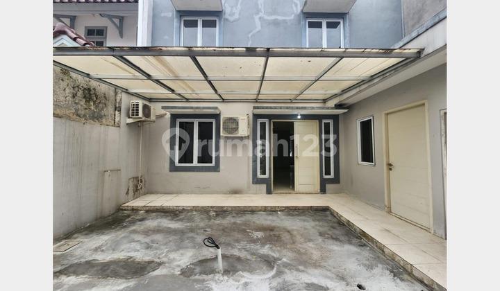 tampak depan dijual rumah 2 lt 160m2