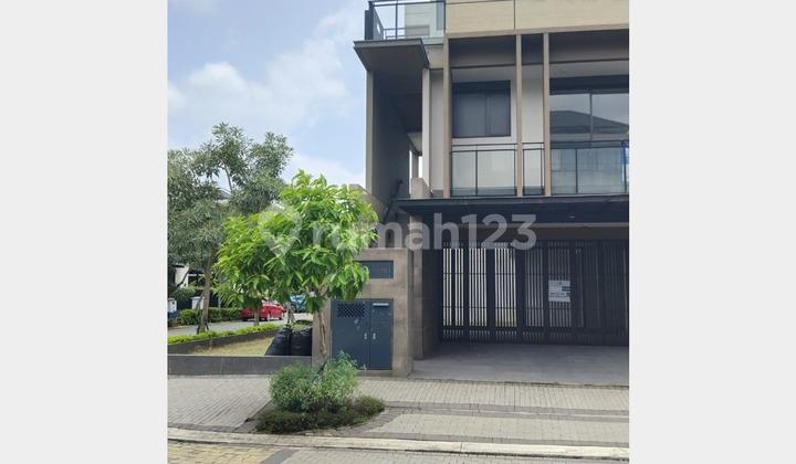 tampak depan dijual rumah mewah hook 3