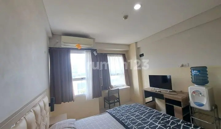 kamar tidur apartemen jababeka dekat kampus president