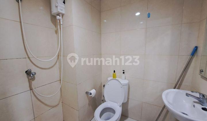 kamar tidur apartemen jababeka dekat kampus president