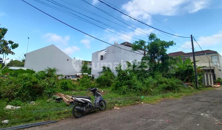 tampak depan tanah strategis dan siap bangun