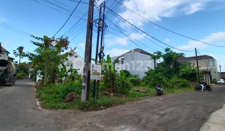 tampak depan tanah strategis dan siap bangun