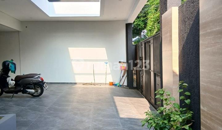 garasi/carport rumah mewah brand new modern