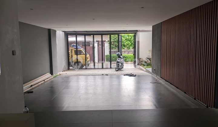 garasi/carport rumah mewah dan eksklusif 4