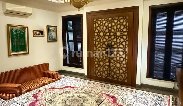 ruang tamu dijual rumah mewah - townhouse