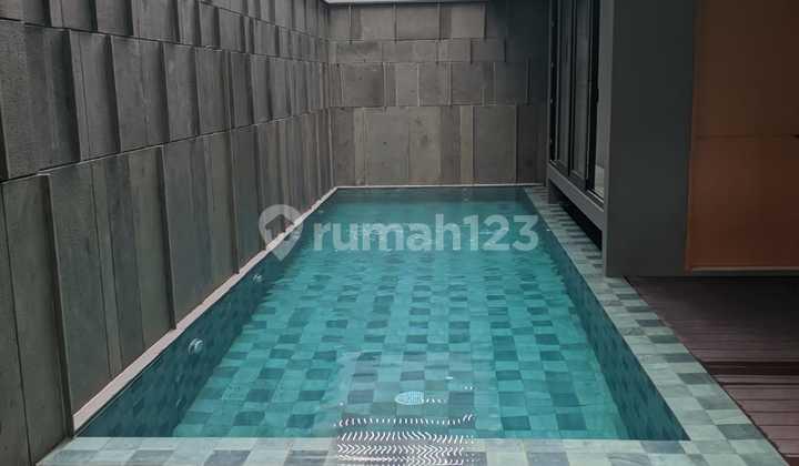 kolam renang rumah mewah dan eksklusif 4