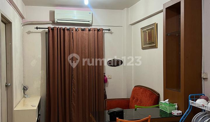 ruang tamu bu apartemen center point bekasi