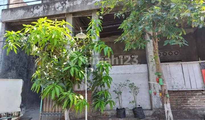 tampak depan rumah kost 2 lantai kepuh