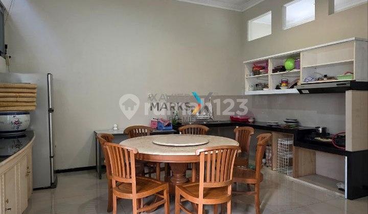 ruang makan rumah furnish, siap huni, terawat,