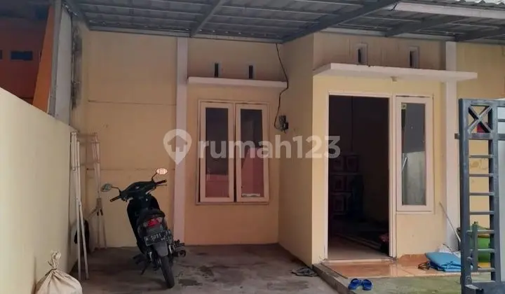 garasi/carport dijual rumah permata royal garden