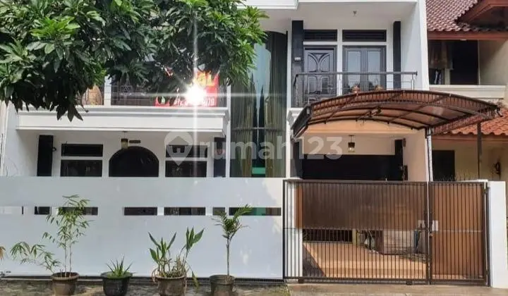 tampak depan dijual cepat rumah luas siap