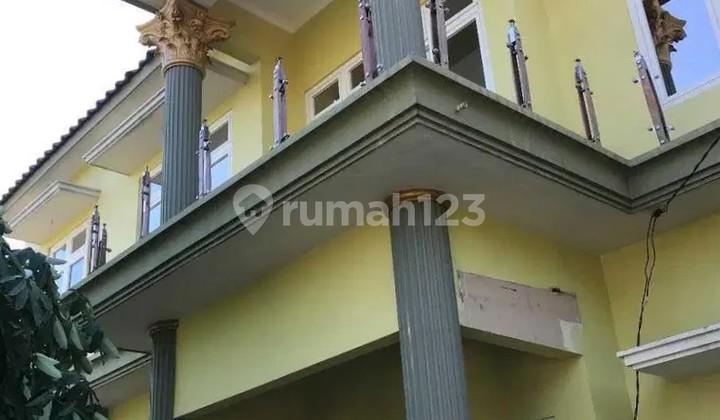 tampak depan rumah 2 lantai murah siap