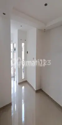 ruang keluarga rumah siap huni 2 lt.
