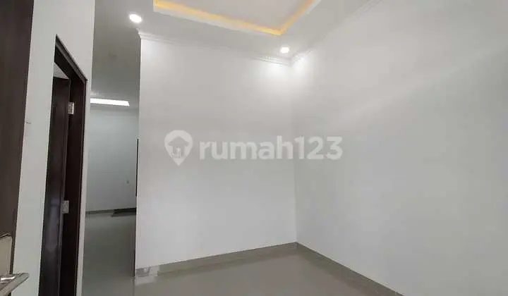 ruang tamu jual rumah murah di senopati