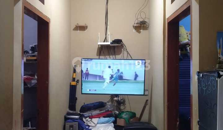 ruang keluarga rumah bagus shm di komplek