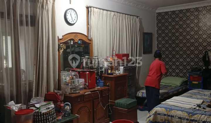 kamar tidur rumah 2 lantai luas siap