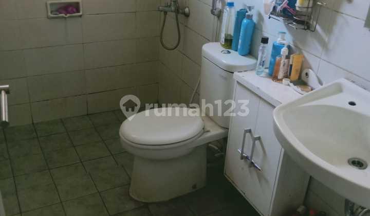 kamar mandi rumah 2 lantai bagus siap