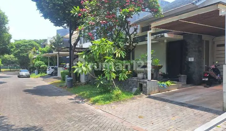 tampak depan dijual via lelang rumah eastwood