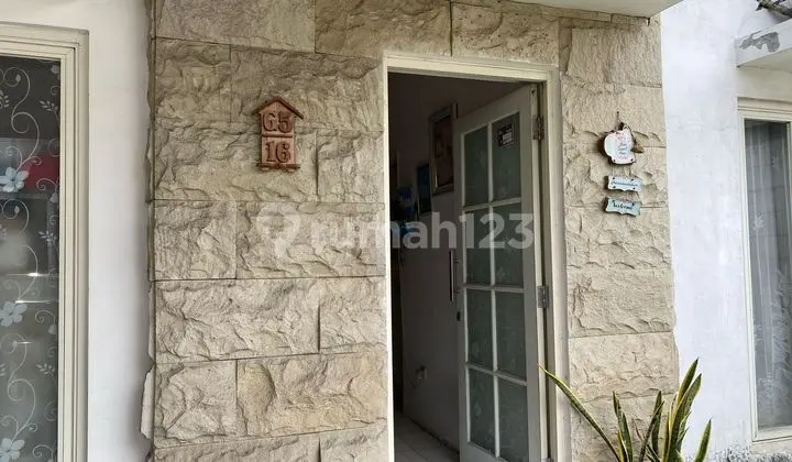 tampak depan dijual via lelang rumah lokasi