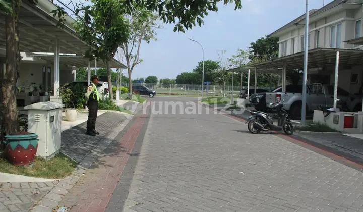 tampak depan dijual via lelang rumah grand