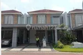 tampak depan dijual via lelang rumah grand