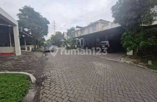 tampak depan dijual via lelang rumah royal